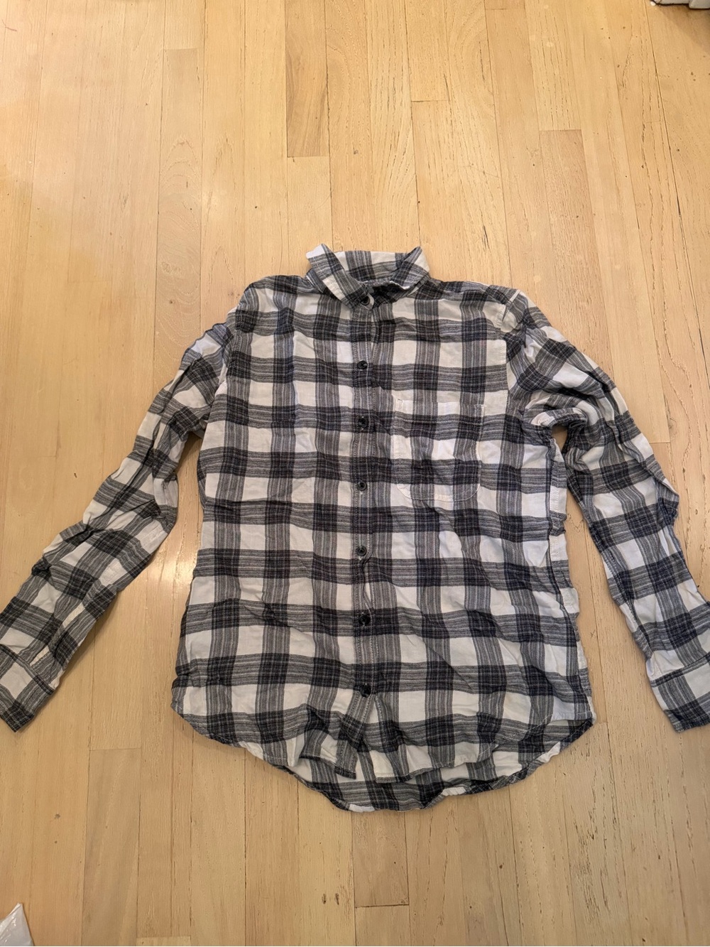 SO Black & Gray Plaid Button-Down Shirt